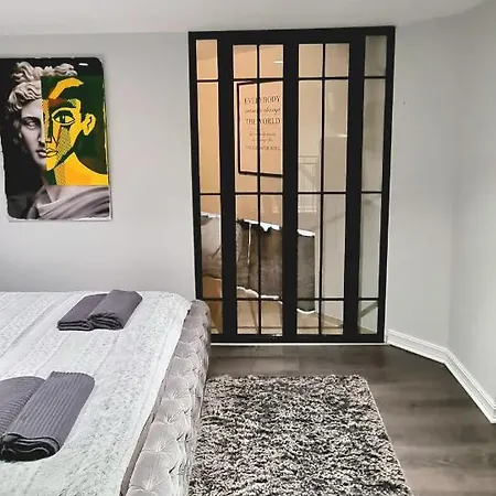 Bobo's Luxury *
